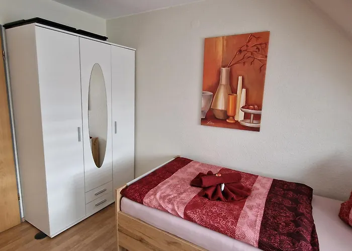 Zimmervermietungen Jachna Lägenhet